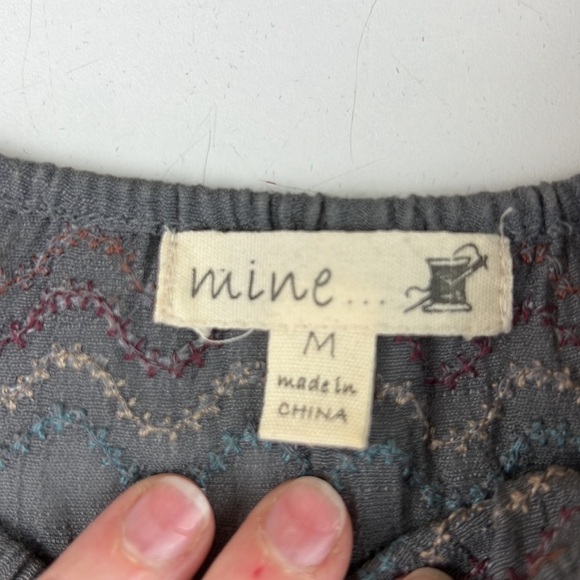 Mine  embroidered off the shoulder Peasant farmhouse top - Picture 3 of 10